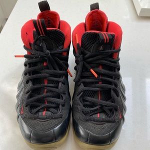 Black and Red Men's Sneakers